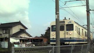 JR小野田線の列車が宇部新川駅へ