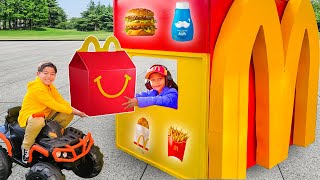 McDonald's Happy Meal Adventures: Eric and Andrea's Big Day with Aliens and Teamwork!