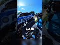 este policía hizo un gran acto para este motociclista.