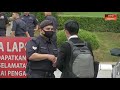 suasana di luar parlimen menjelang usul lantik speaker baharu