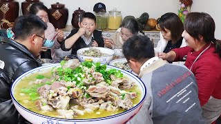 Sisters are here as guests, and Sister Chun cooks lamb stew with shagai.