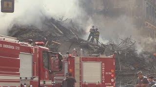 Bombeiros continuam as buscas por desaparecidos após desabamento de prédio em SP