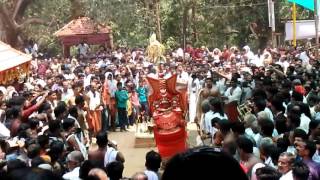 Kakkoth sree kakkunath bhagavathy temple, Ponmakan daivam