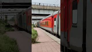 18477 Kalinga Utkal Express Fastest Cross (Puri - Rishikesh)🔥 #shorts#highspeedtrain #railfan