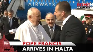 #PopeFrancis arrives in Malta, uses elevator to board and disembark plane