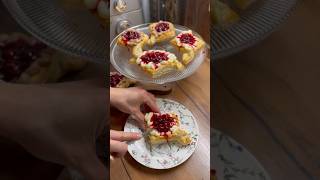 Просто и вкусно: СЛОЙКИ С ВИШНЕЙ #слоеноетесто#рецепт#вишня