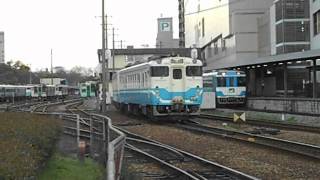 Local train of the Naruto Line