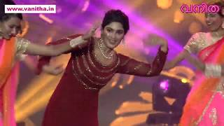 Theevandi Heroine Samyuktha Menon Performance | Vanitha Film Awards 2019