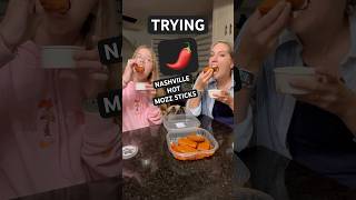 Trying Chili’s 🌶️ Nashville Hot Mozz Sticks!