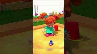 Sophie is the QUEEN of the SAND! 👑 | Little People Shorts
