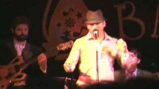 Besame Mucho - Ben Sharkey live at Magic Bag