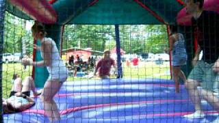 bouncy house near colapse.AVI
