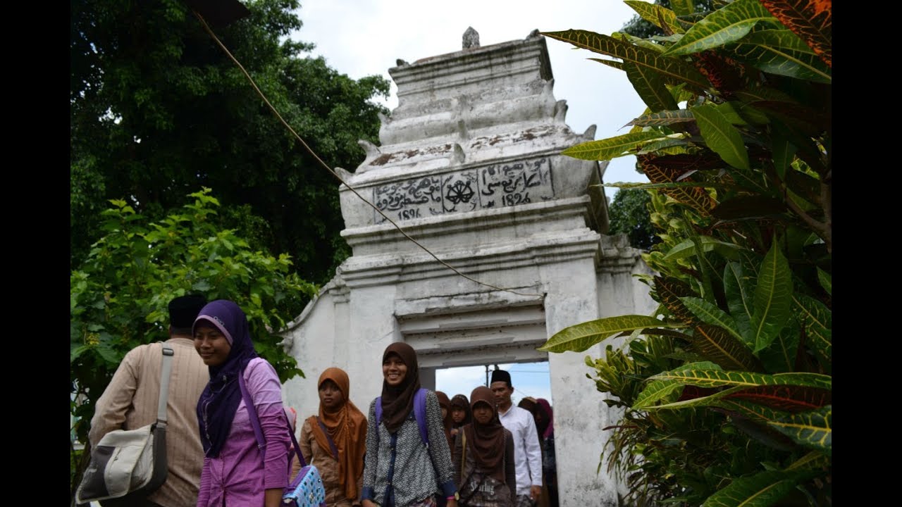 Makam Sunan Bejagung Di Tuban - YouTube