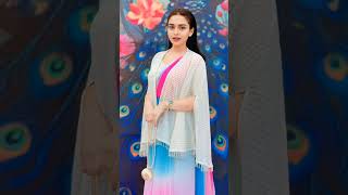 Itna Khubsurat hone ka kya fayda #beautiful #urdu #girlsdress #sub #youtubeshorts #romantic #love