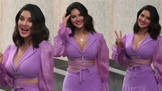 Sunny Leone in purple outfit spotted during Show | Sunny Leone | Mask k sath hi photo dungi