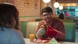 Itchy Palms :30 | State Farm® Commercial (Spanish)
