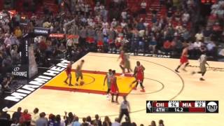 Josh Richardson keeps the Heat in the game with a late three - Chicago Bulls @ Miami Heat