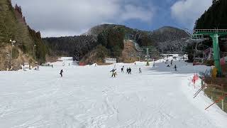 久万スキーランド スキーやスノーボードを楽しむ風景 愛媛県久万高原町