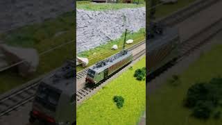 N-Spur BR 186 von Minitrix - Signal Rot