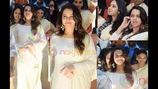 Actress Bhavana's ANGELIC ENTRY at Jyothi Krishna wedding - Celebrities