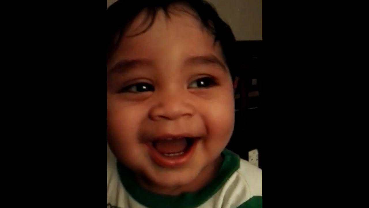 Bebé Se Rie A Carcajadas Youtube