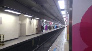 阪神  梅田駅の阪神電車   Hanshin train of Hanshin Umeda Station