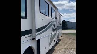 2001 Fleetwood Discovery 36T Class A Motor Home