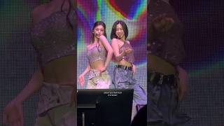 Yeji and Ryujin GAS ME UP with body waves🔥🥵 #kpop #itzymidzy #itzyworldtour