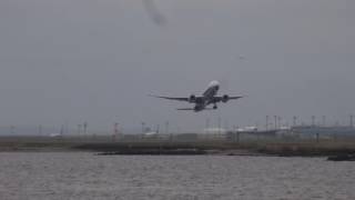 羽田空港航空機離陸風景(城南島海浜公園より)_8