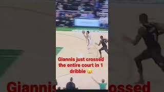 Giannis crosses the entire basketball court in 1 dribble 😮