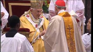 Benedict XVI gives a ring to each new cardinal