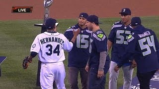 Super Bowl Champion Seattle Seahawks throw out first pitch