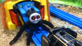 きかんしゃトーマスプラレール がおばけ電車に！Thomas \u0026 Friends  Trains is Ghost