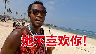 Tanzaniani丨在非洲偶遇中国美女，想约她去吃饭结果撩妹失败，被保镖一顿笑话