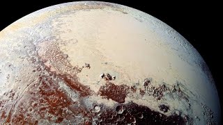 Qu'est ce que la sonde spatiale interplanétaire New Horizons a découvert sur Pluton