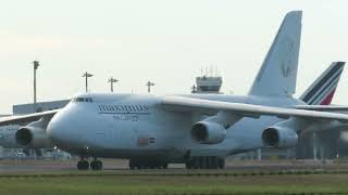 Antonov AN-124 ,Maximus Air Cargo ,UR-ZYD ,à la Réunion (RUN)