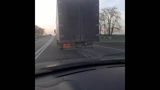 фура не пропускает по расширительной .the trucker is naughty  ШТРАФ ПДД 1500р. подлая фура