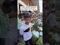 सामान्य शेजाऱ्याच्या डोळ्यात पाणी शेतकरी farmer viral video शेतमालबाजारभाव अवघडंयसगळंच😑