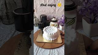 Chalo Aaj banate hai pineapple eggless cake #virlshort #youtube