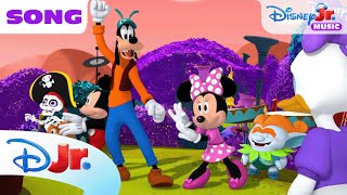 Mickey Mouse Funhouse "Jitterbuggin" Song 🎶 | @disneyjr