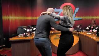 Ñonguito y Raulito bailando con Barbara Plaza en Elmismogolpe con Jochy