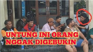 UNTUNG NGGAK DIGEBUKIN ORANG