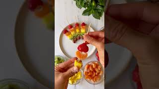 Fruit skewers platter idea🌈 #foodart #colorfulfood #fruitplatters #fruitdesign #