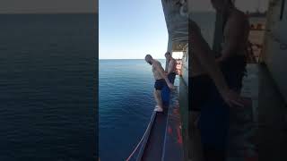 Прыжок в глубину 2км 🤫 высота 5 метров😱 #навигация2021 #рекомендации #безстрашный #чёрноеморе