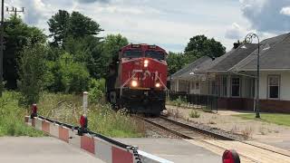 TRAINS \u0026 WATERFRONT! CN 451 Northbound at Gravenhurst with 135 freight cars for the ONR, Aug 1 2020