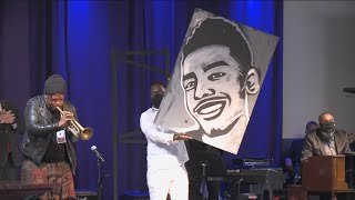 Daunte Wright funeral: Hundreds of mourners pack Shiloh Temple in Minneapolis