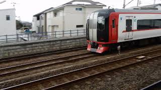 名鉄名古屋本線　岐南駅下り・上り通過線を2200系特急が通過