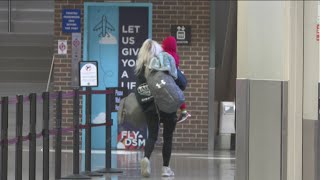 DSM Airport travelers escape brutal cold