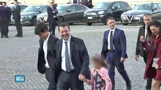 Quirinale, Salvini arriva mano nella mano con i figli e la compagna