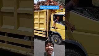 Tolong kasih tahu pak sopir truk sawit ini #masukberanda